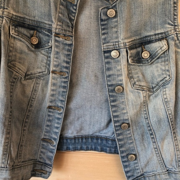 COPY - Garage Jean Vest - Picture 2 of 5